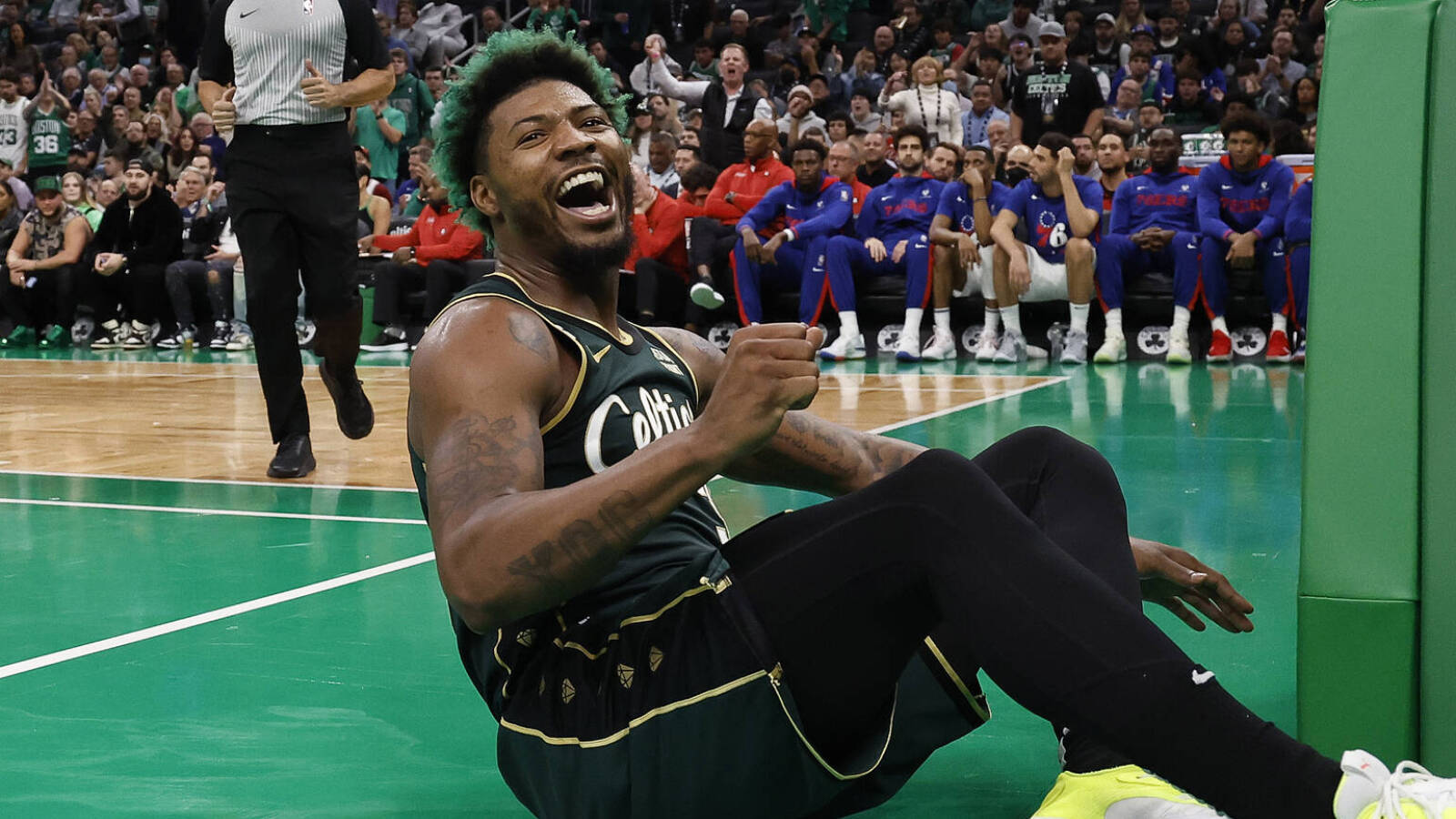 Celtics' Marcus Smart drills ref twice on one play - Vimarsana News