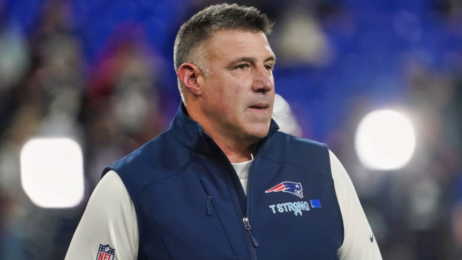 https://www.yardbarker.com/media/d/4/d453f7887798e955478ecbc8acb42c458de97f69/thumb_16x9/mike-vrabel-6-1024x563.jpg