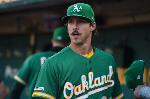 handlebar mustache rollie fingers mustache