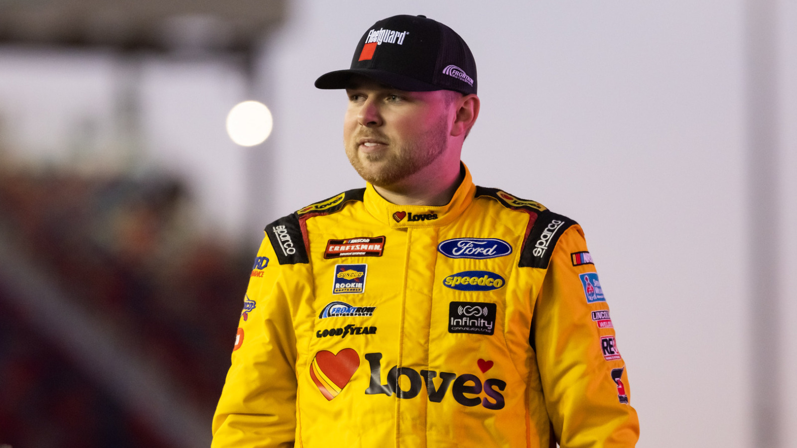 https://www.yardbarker.com/media/d/5/d5ceeeea41c50cea41036e36a5b6ceb55ee8c8f2/thumb_16x9/layne-riggs-wins-pole-nascar-truck-series-race.jpg?v=1