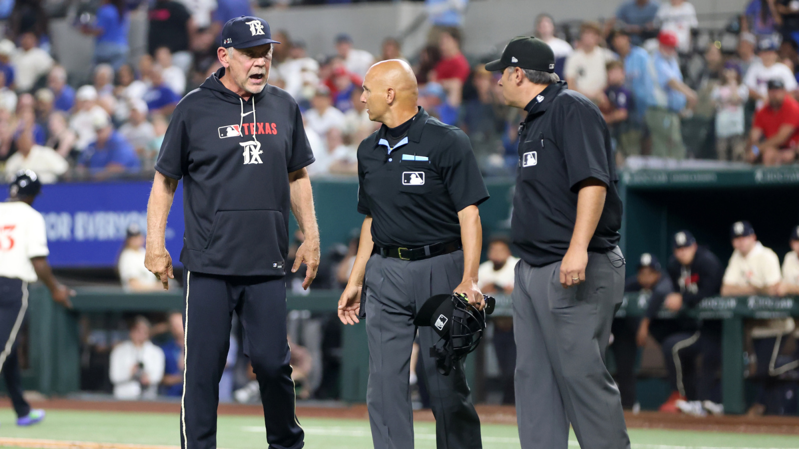 Watch: Rangers lose to Dodgers on controversial final play