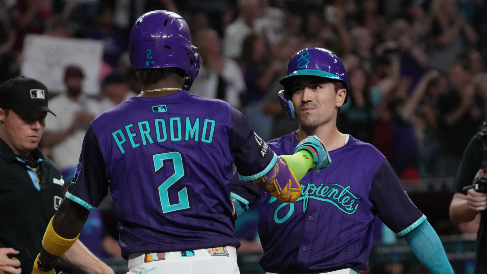 https://www.yardbarker.com/media/d/6/d6ff7b0edc4ff304a532f4e437aa5084a244cbbc/thumb_16x9/diamondbacks-outfielder-achieves-rare-single.jpg?v=2