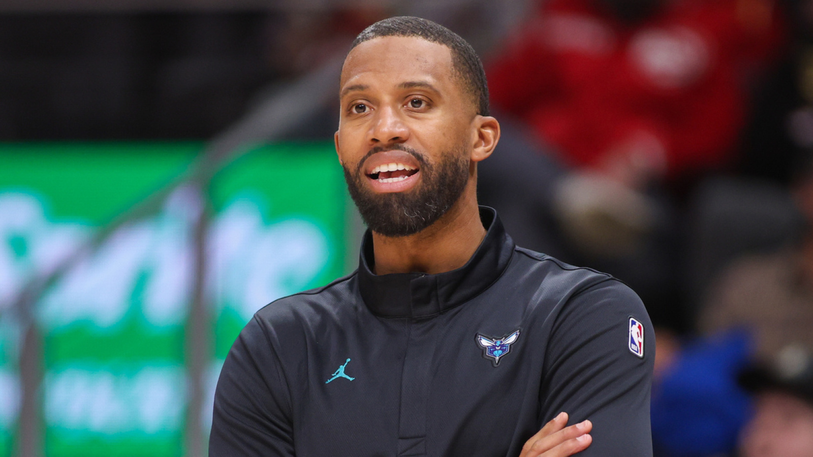 https://www.yardbarker.com/media/d/7/d7816e56c95d3e0429c9b310e2cb561c74f71ff6/thumb_16x9/hornets-continue-rebuild-team-trading-suns.jpg?v=1