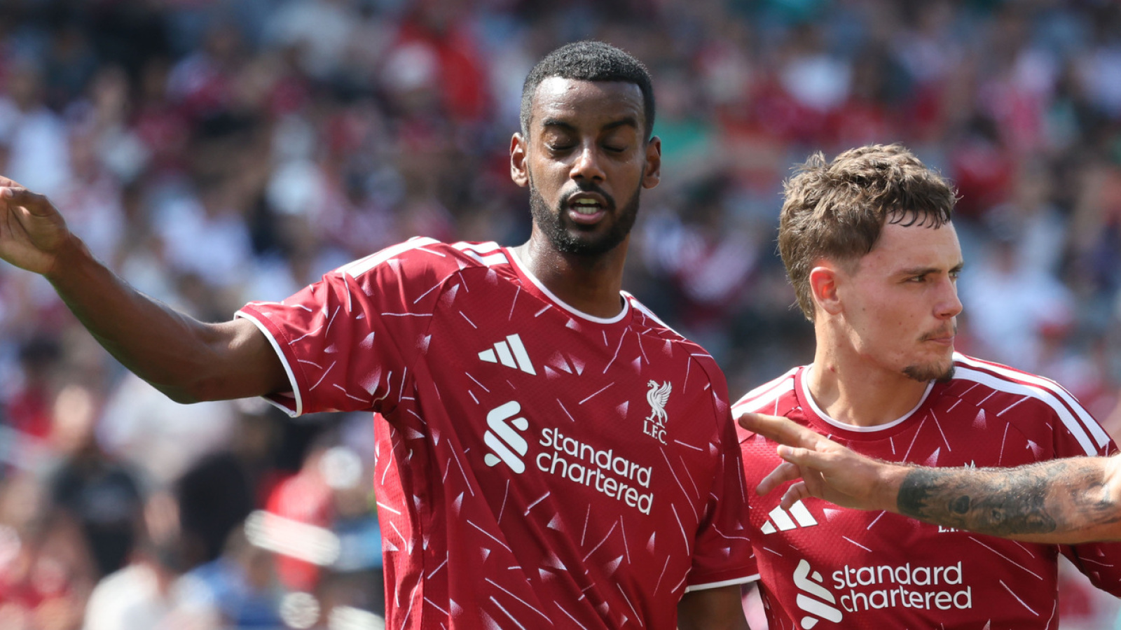 https://www.yardbarker.com/media/d/7/d7fd1ae354cdfa345ea1caf713d30de94870b649/thumb_16x9/premier-league-roundup-biggest-stories-matchday-3.jpg?v=1