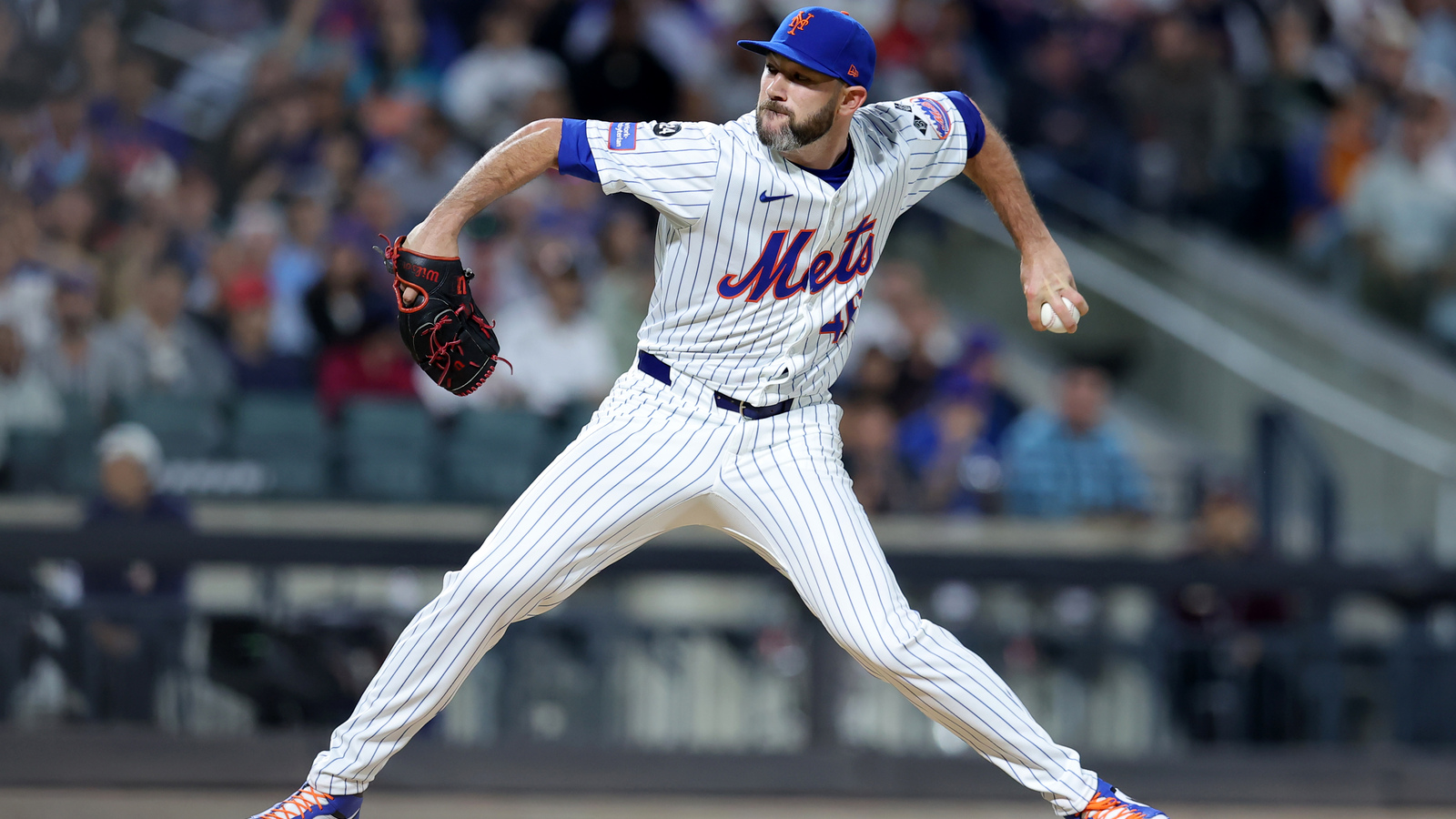Reds, Alex Young agree to a minor league contract | Yardbarker