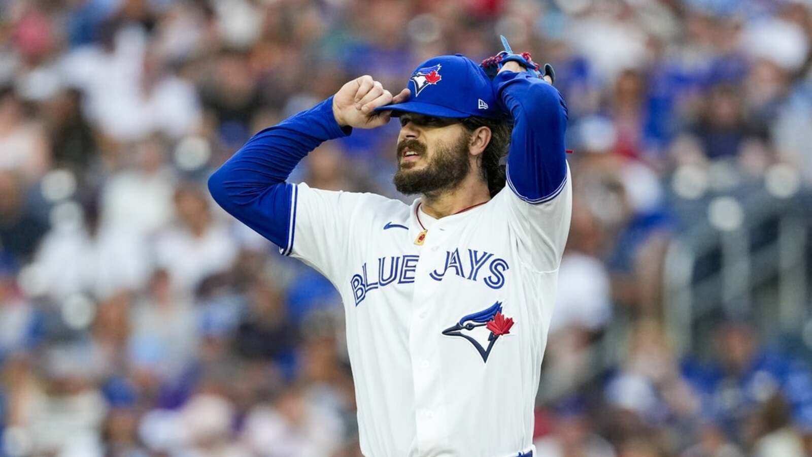 Dylan Cease Aims to Secure Series Sweep for Blue Jays Against Yankees