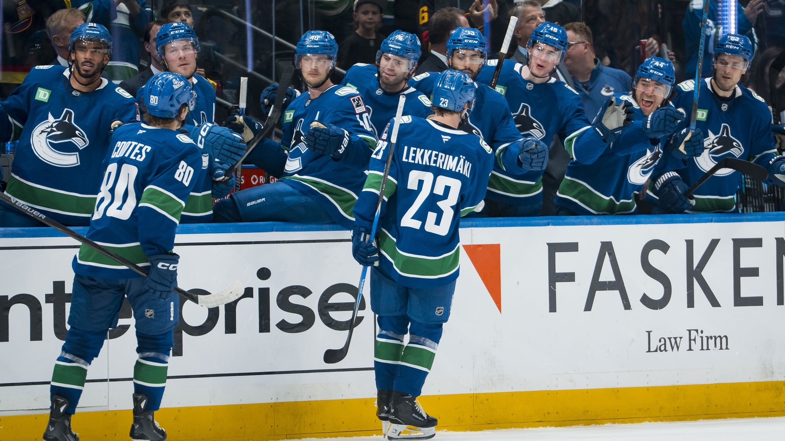Lekkerimäki scores twice to help Canucks defeat Oilers 3-2 in overtime