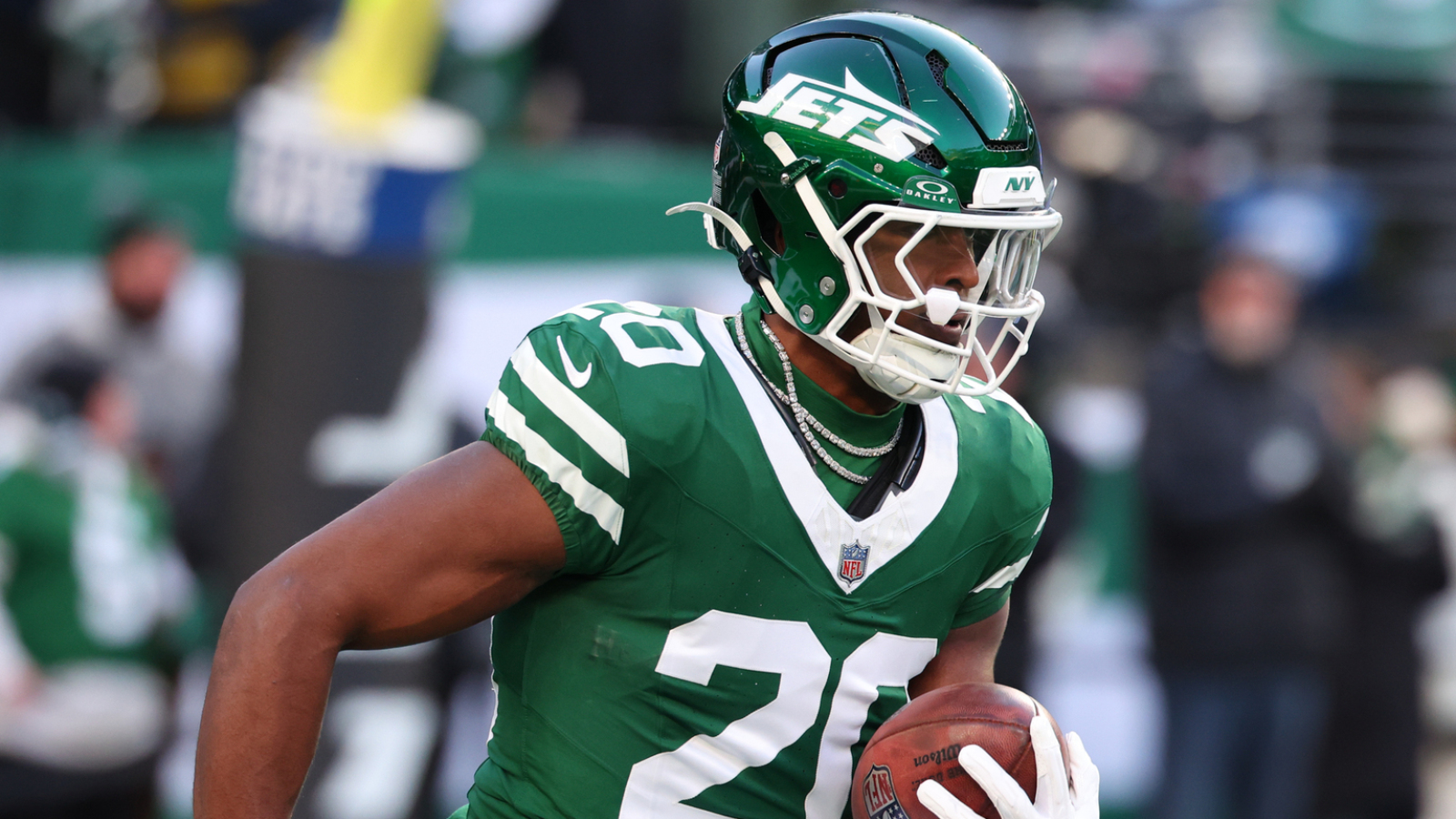 https://www.yardbarker.com/media/d/8/d84b94b00f94c68b07c70626fcbcbdb0d1e8d6c9/thumb_16x9/three-running-backs-avoid-fantasy-football-drafts.jpg?v=1