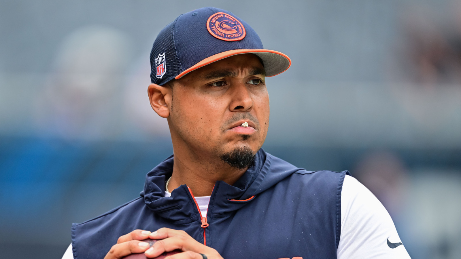 https://www.yardbarker.com/media/d/8/d84dd3bb44e6b488b059dc23bc5e58e7791218b1/thumb_16x9/bears-gm-speaks-out-superstar-down-injury.jpg?v=1