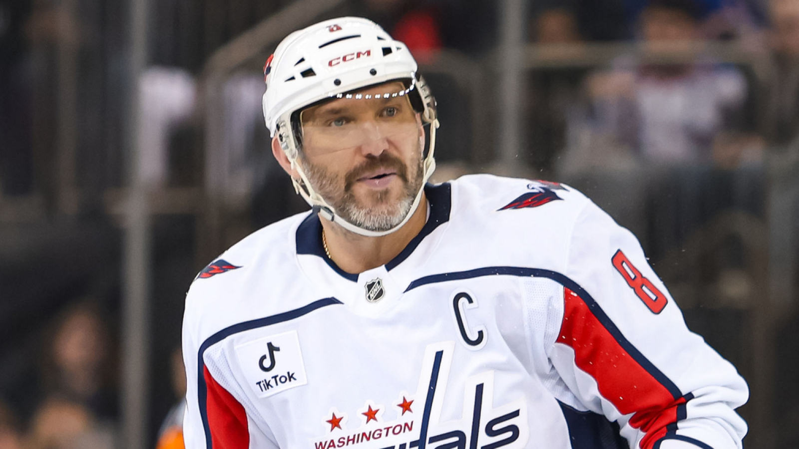 https://www.yardbarker.com/media/d/8/d8743d803b6536970ffb9c5da66cd65b02166df8/thumb_16x9/capitals-right-move-re-signing-alex-ovechkin.jpg?v=1