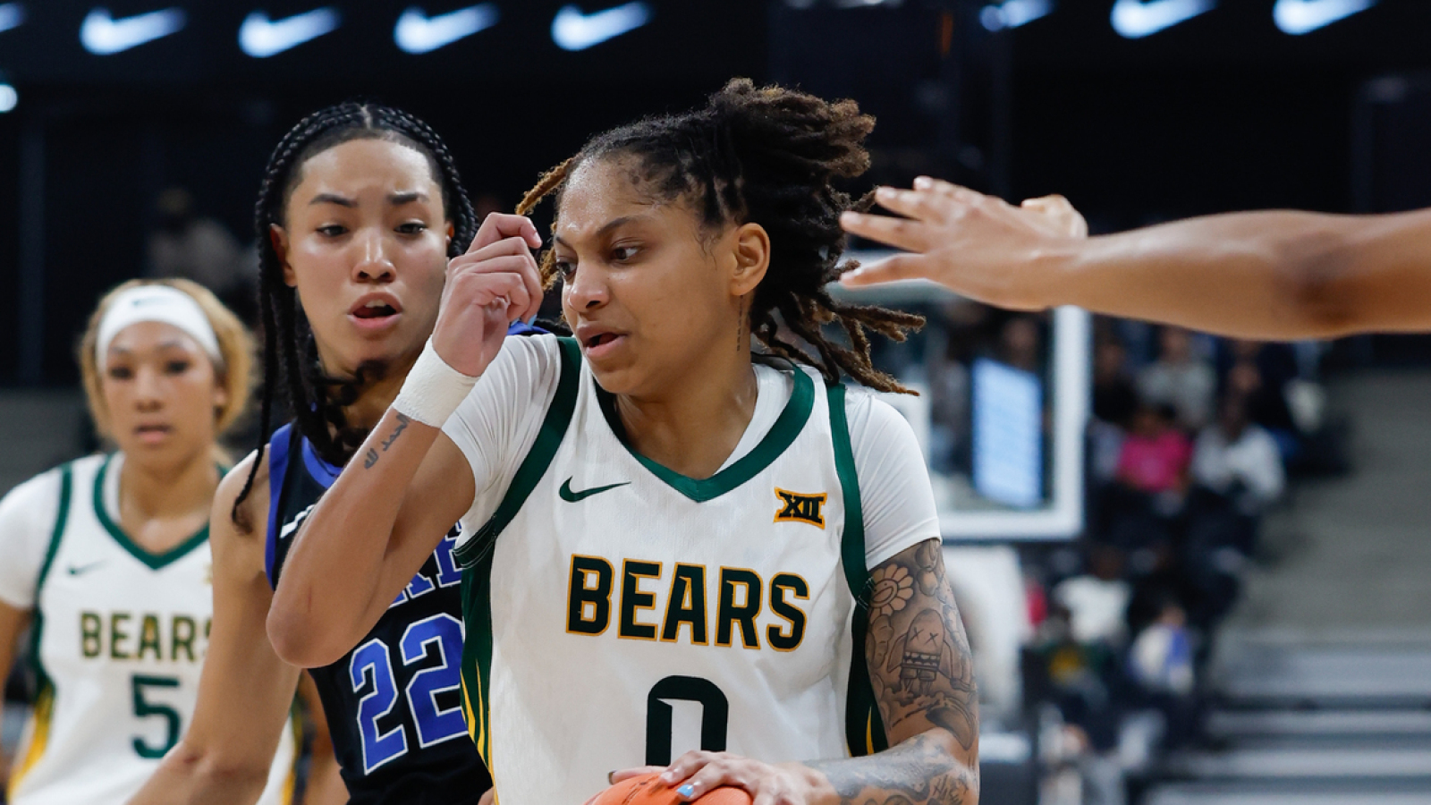 https://www.yardbarker.com/media/d/8/d895fb238cdec311ce321773c2a48ce7fa683e45/thumb_16x9/taliah-scott-shines-as-16-baylor-women-upset-7.jpg?v=1