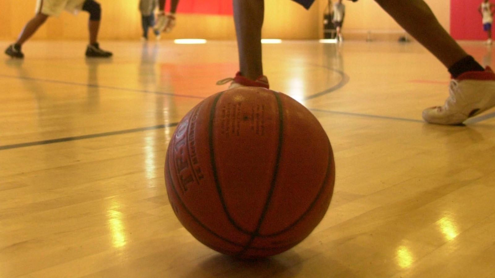 Video shows AAU basketball coaches fighting referee during tournament