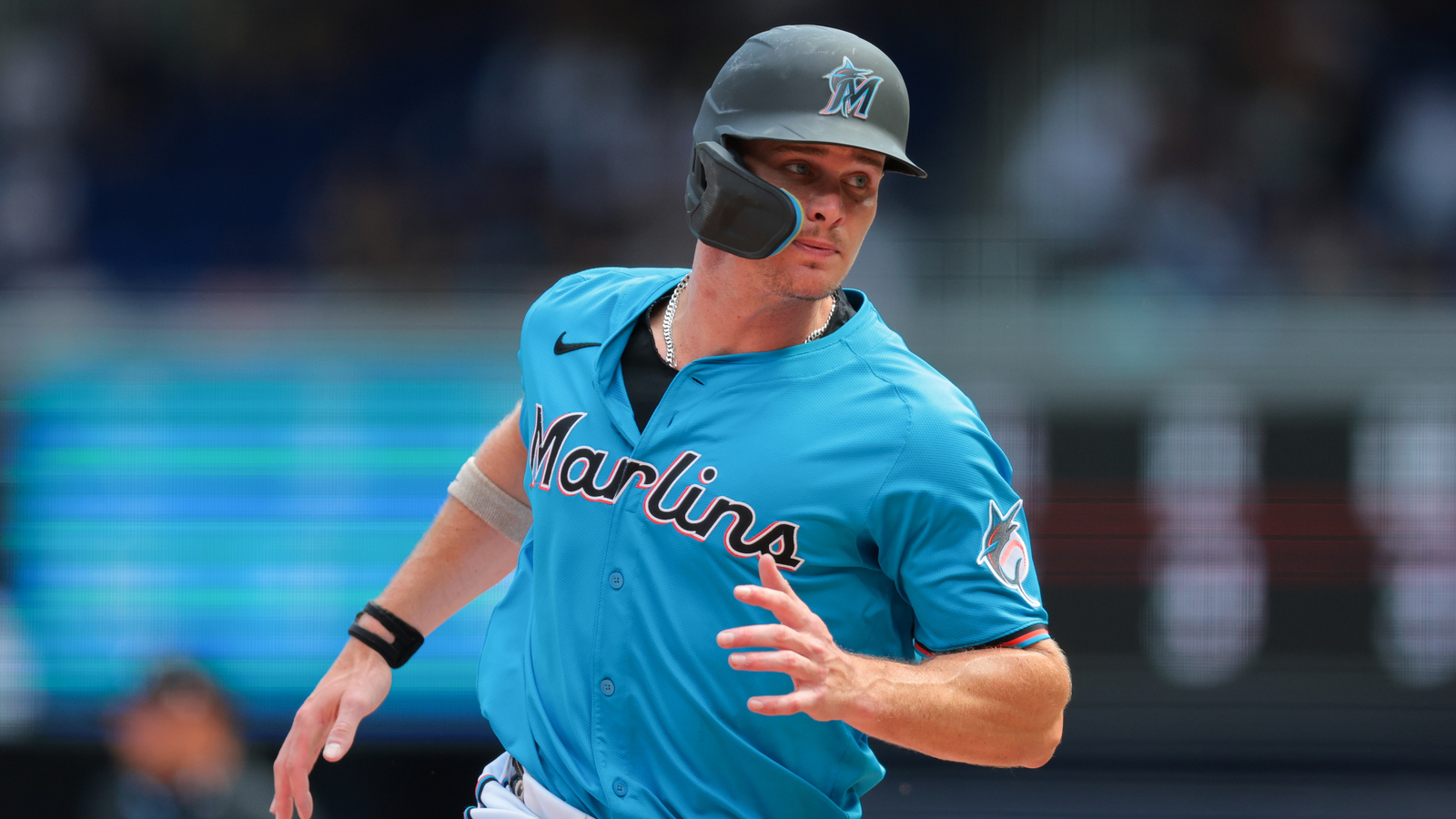 https://www.yardbarker.com/media/d/8/d8b9cffdadad94d69705e5bcc29c9358fe40306e/thumb_16x9/apr-13-2025-miami-florida-usa-miami-marlins-left.jpg