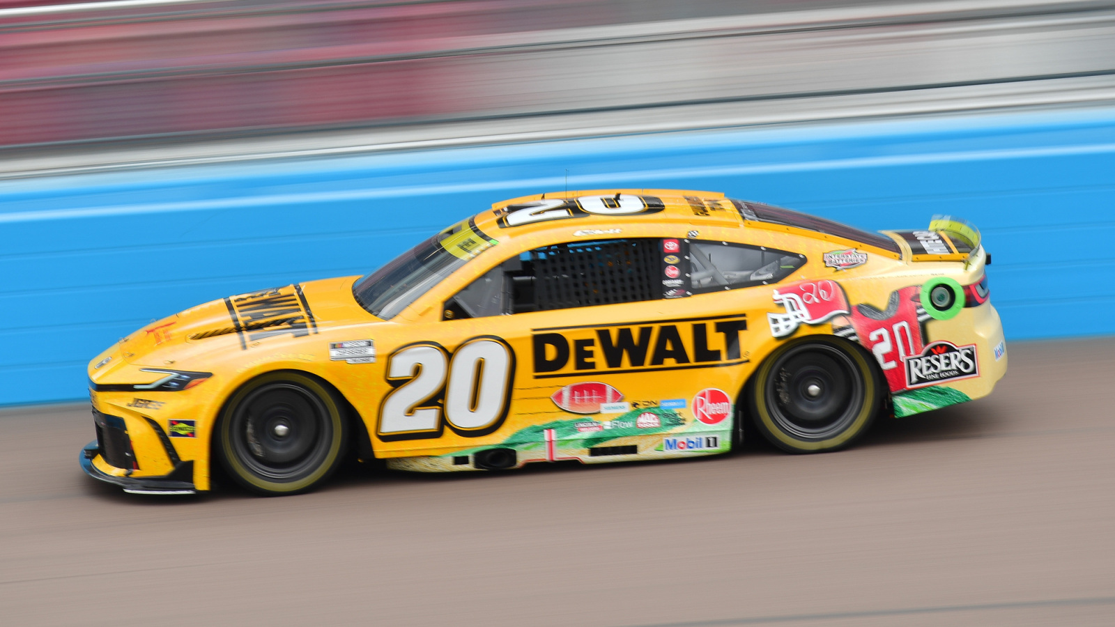 Christopher Bell Rebounds in NASCAR Title Race After Phoenix
