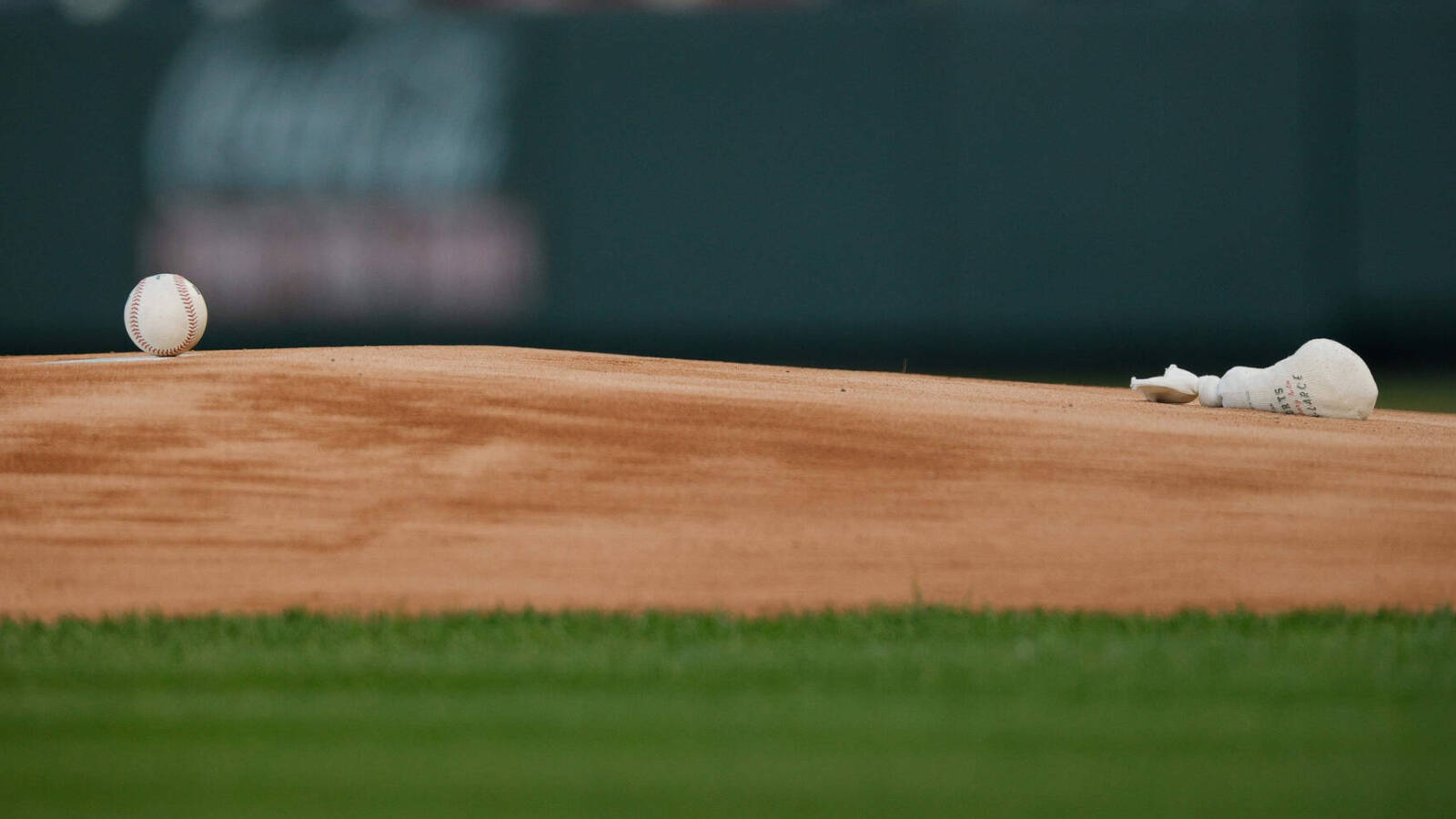 MLBPA opens door to allow MLB to implement pitch clock - Vimarsana News