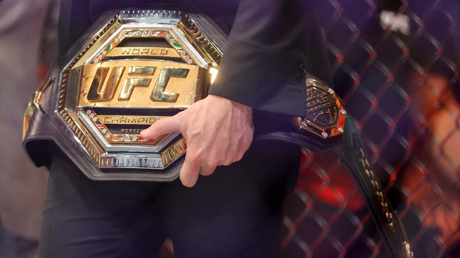 Former UFC champion books rematch two months on from suffering torn meniscus injury