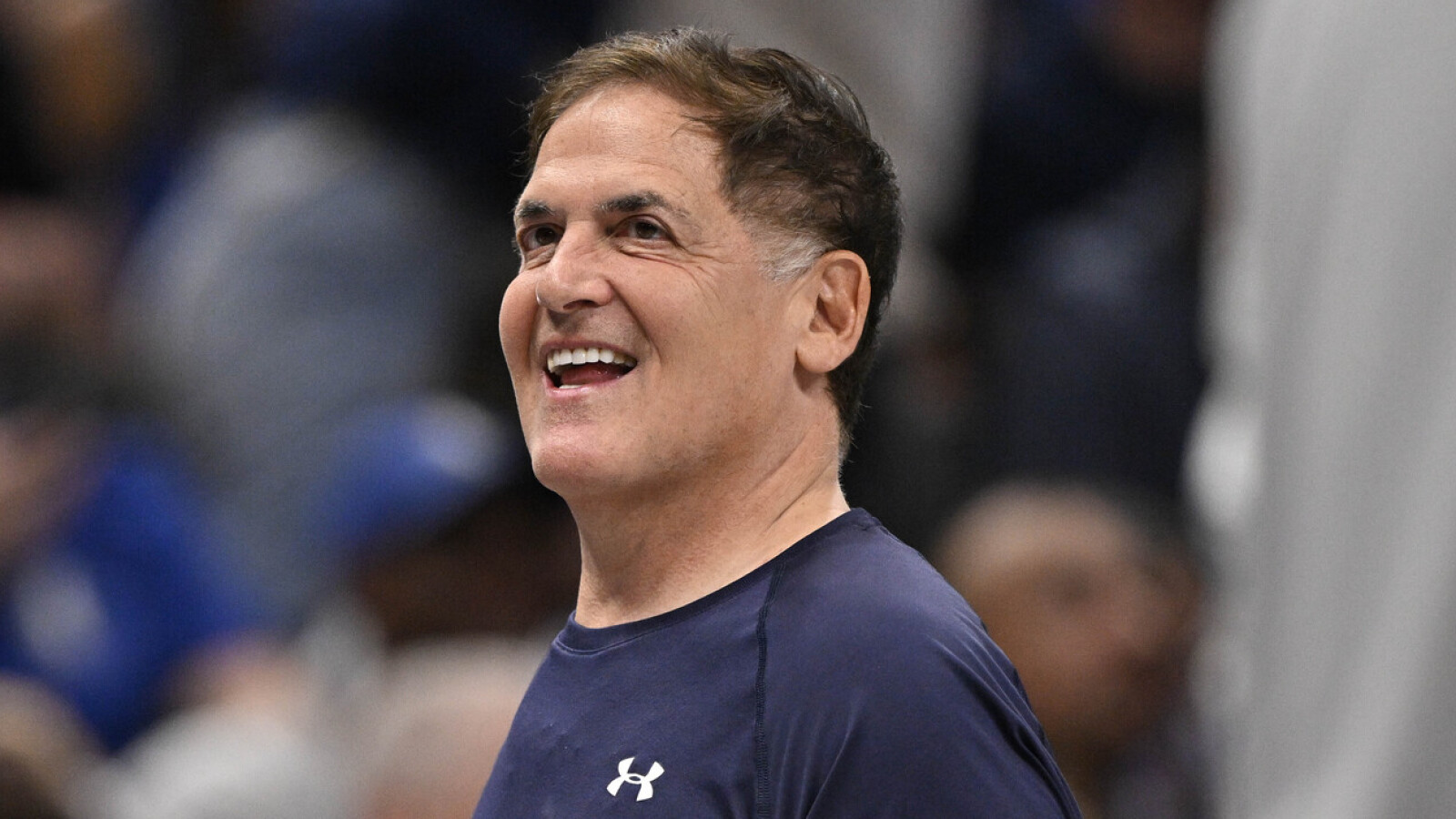 https://www.yardbarker.com/media/d/9/d9368928926b5a2a0f6943b56fea2917bebbabf9/thumb_16x9/mark-cuban-continues-throw-money-indiana-hoosiers.jpg?v=1