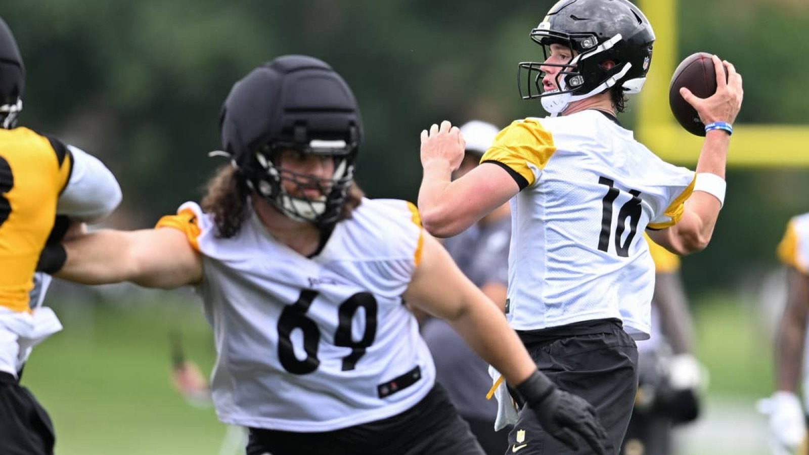 https://www.yardbarker.com/media/d/9/d9470c99737253a4d7daacedcf45cf957ec0c020/thumb_16x9/nfl-pittsburgh-steelers-training-camp.jpg?v=1