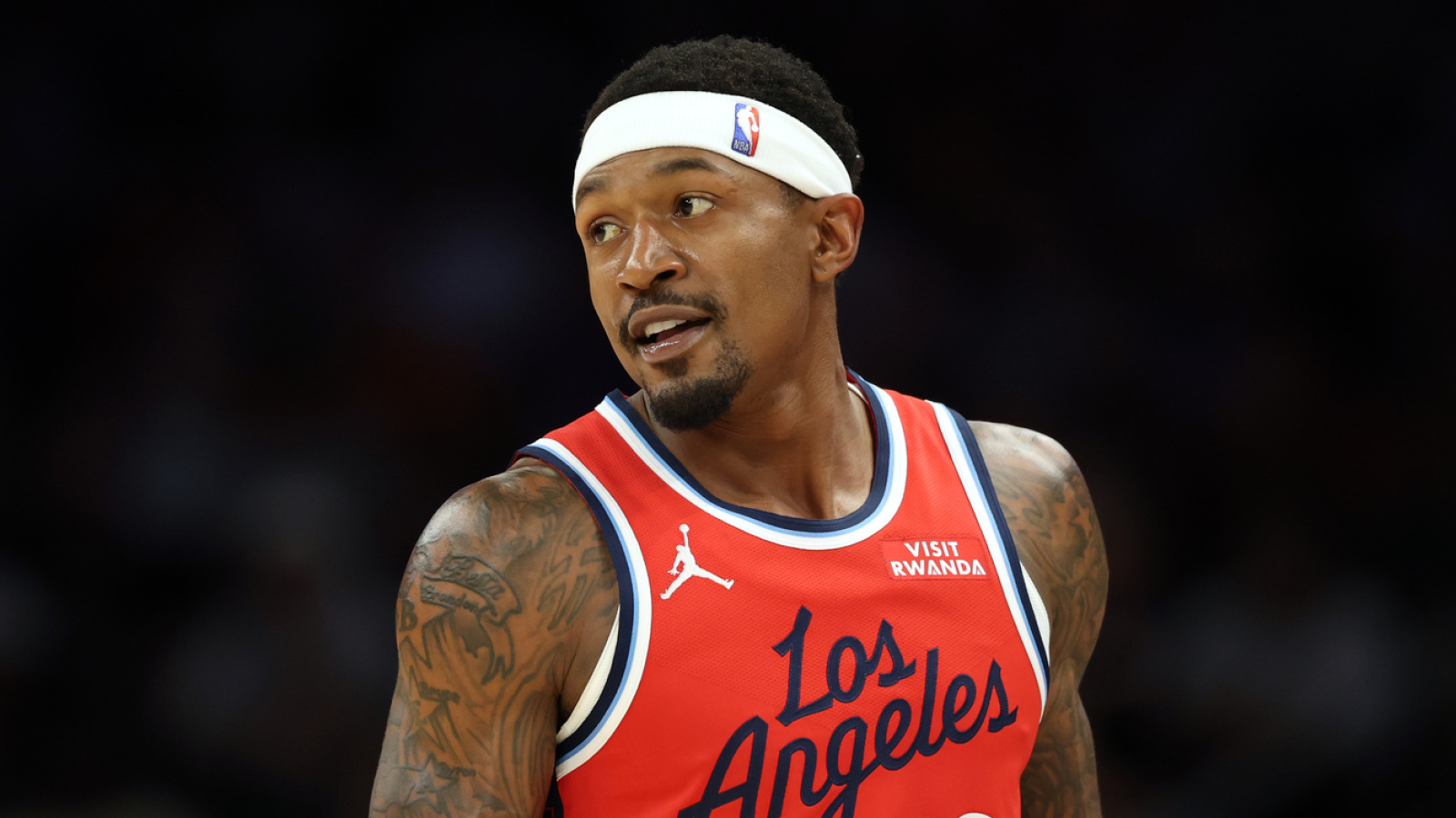 https://www.yardbarker.com/media/d/9/d98a7b47de1c09eaee0dd2ea168b896453a10b78/thumb_16x9/bradley-beal-takes-big-risk-declining-player.jpg?v=1