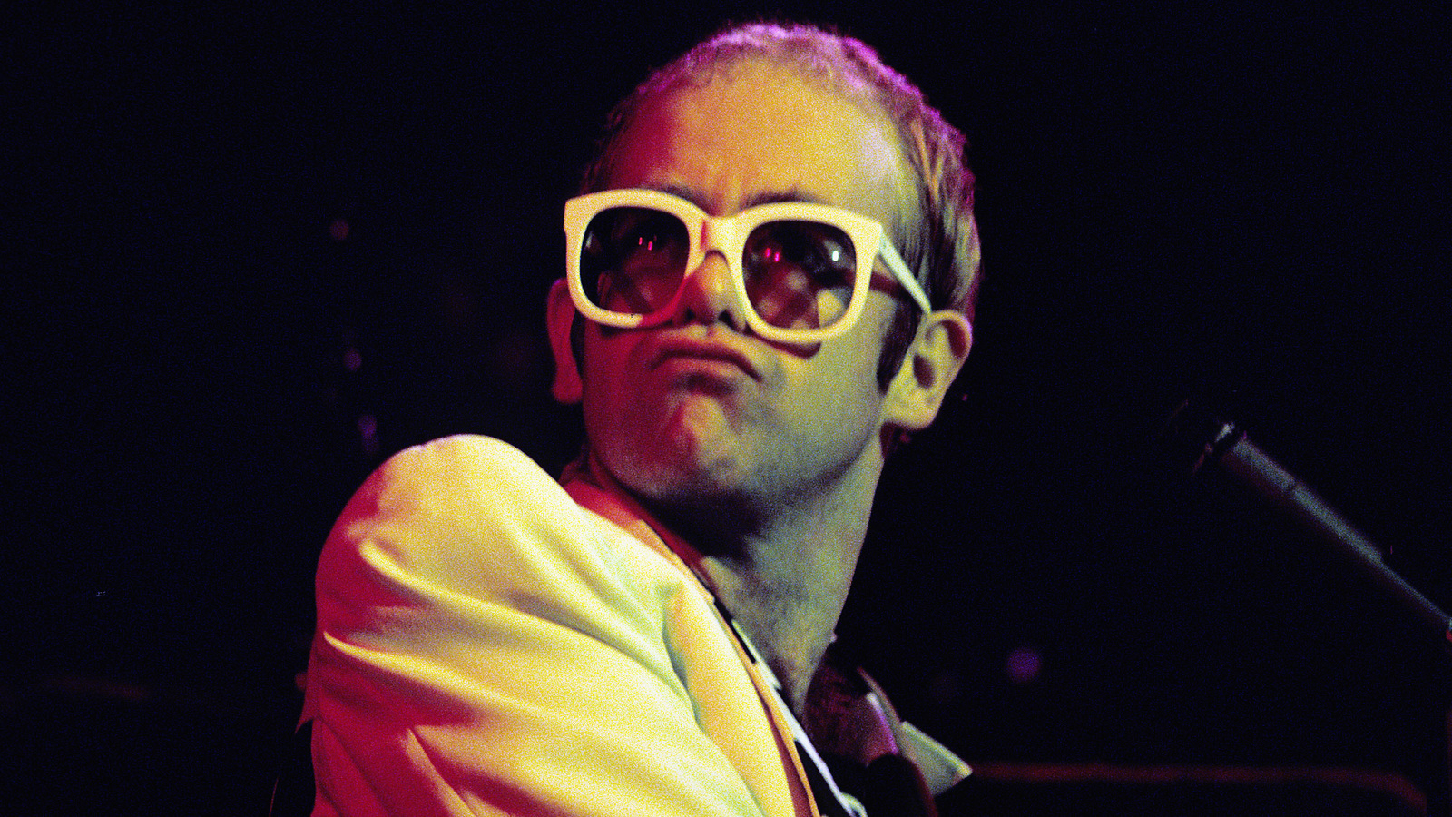 Lyrics for Levon by Elton John - Songfacts