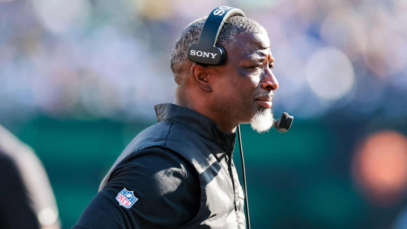 https://www.yardbarker.com/media/d/a/da197d324869707be3ffa9c2222be59a6c558dc0/thumb_16x9/nfl-week-5-winners-losers-aaron-glenns-awful-start.jpg?v=1