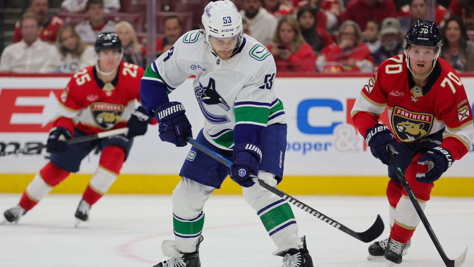 Blueger and Balinskis share hug post game following fight during