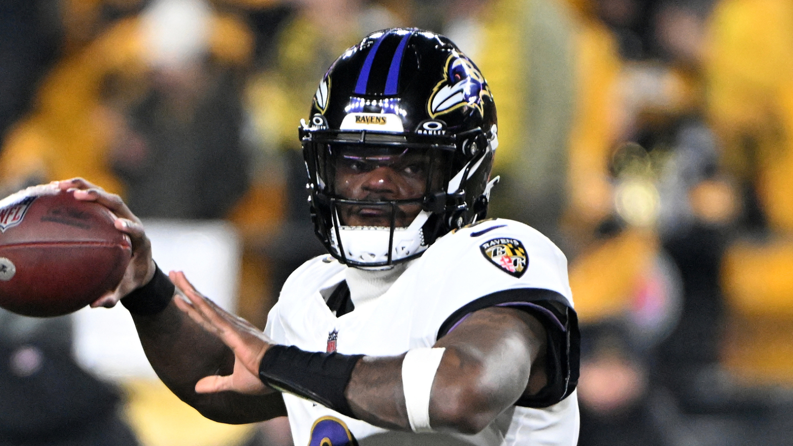 Lamar Jackson addresses long-term future with Ravens amid trade rumors