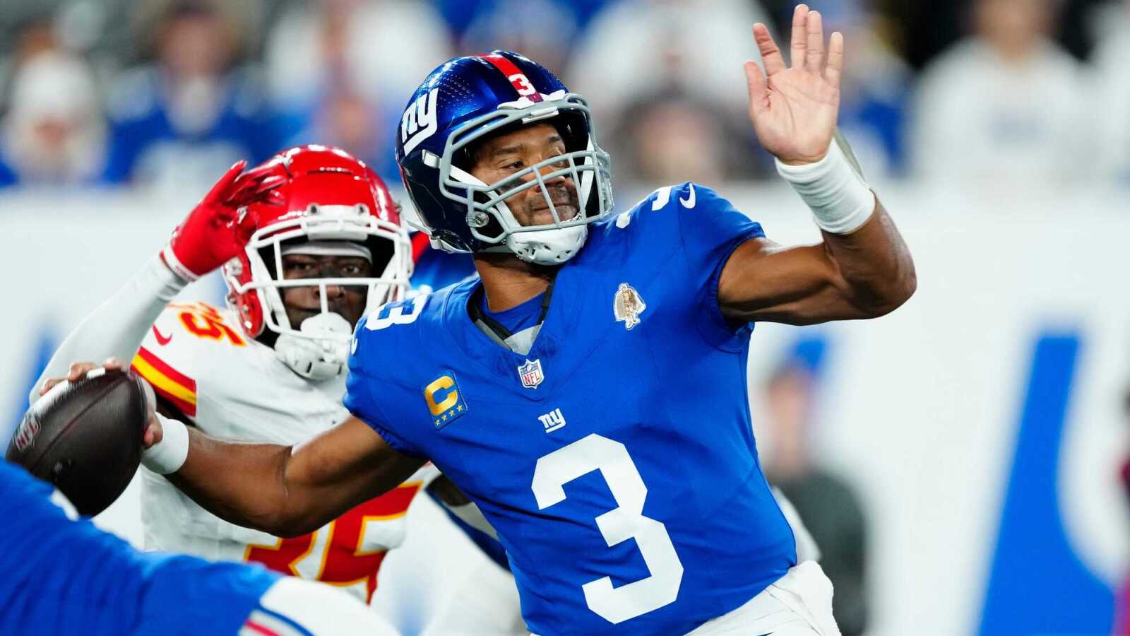 https://www.yardbarker.com/media/d/a/da70491b43381b4a46bd3e0cf87a3d6ca77bd85d/thumb_16x9/russell-wilsons-overall-career-case-hall-fame.jpg?v=1