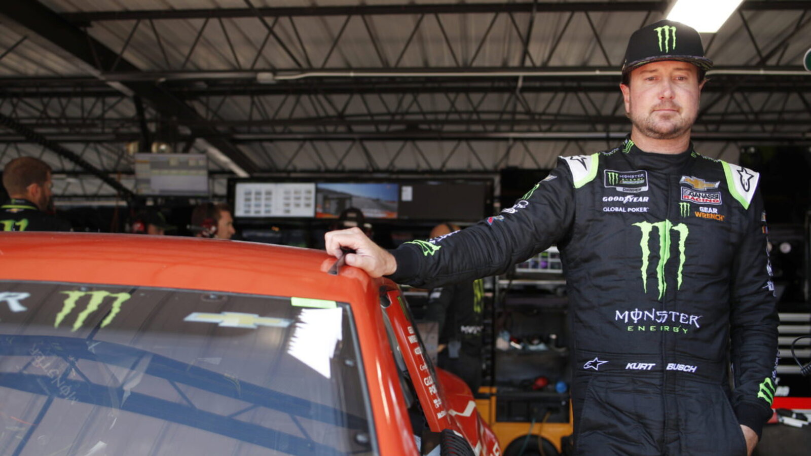 Kurt Busch Triumphs in IROC Race Against Jimmie Johnson
