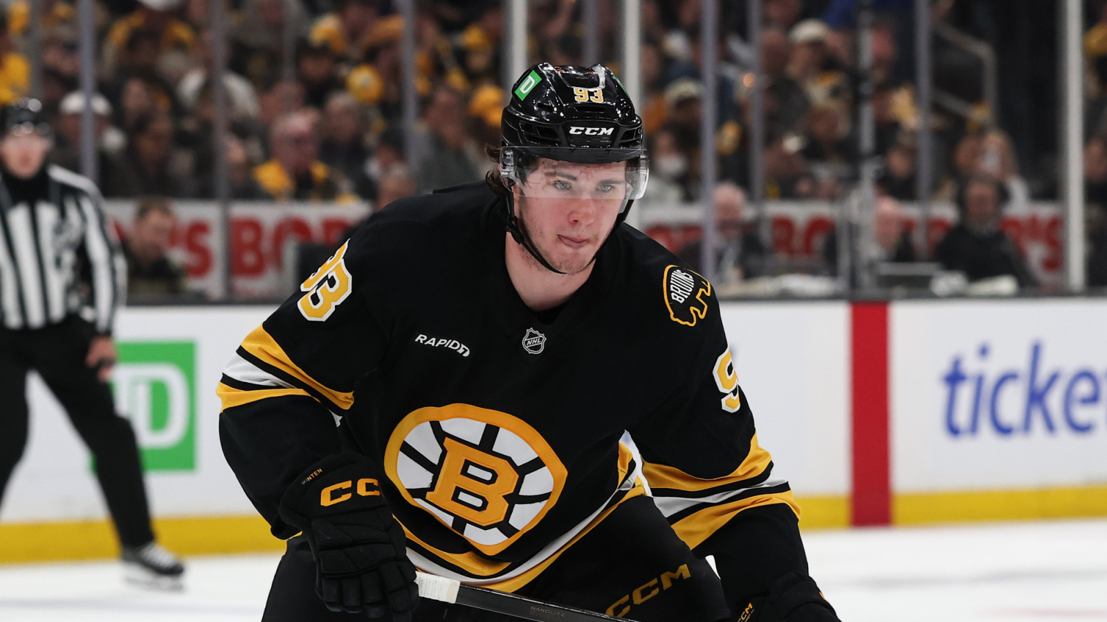 Boston Bruins Extend Fraser Minten