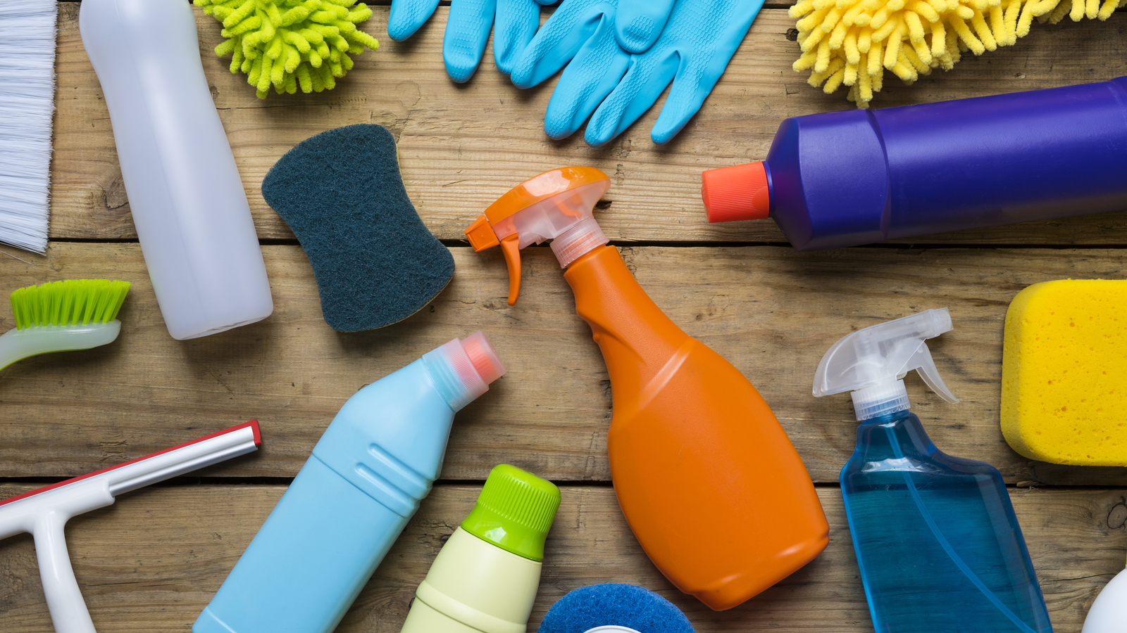 https://www.yardbarker.com/media/d/b/db5d5cbd9d857e806695c6d183cbb5bea947cde1/thumb_16x9/20-essential-dos-donts-diy-cleaning-products.jpg