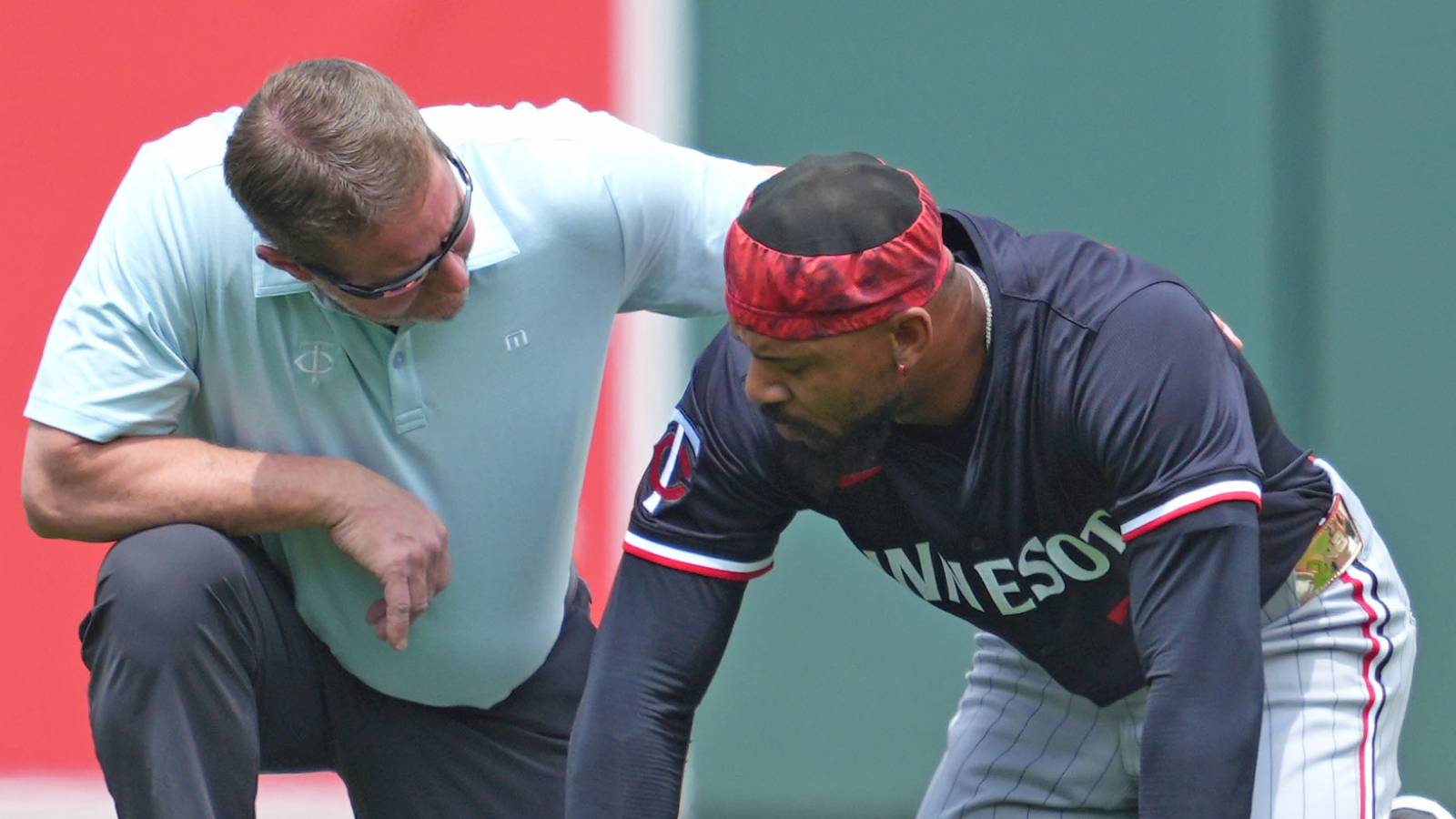 https://www.yardbarker.com/media/d/b/db7c49d71cca1bdb85af3851de77233ac0e0642d/thumb_16x9/another-twins-star-ends-on-concussion-list-wake.jpg?v=1