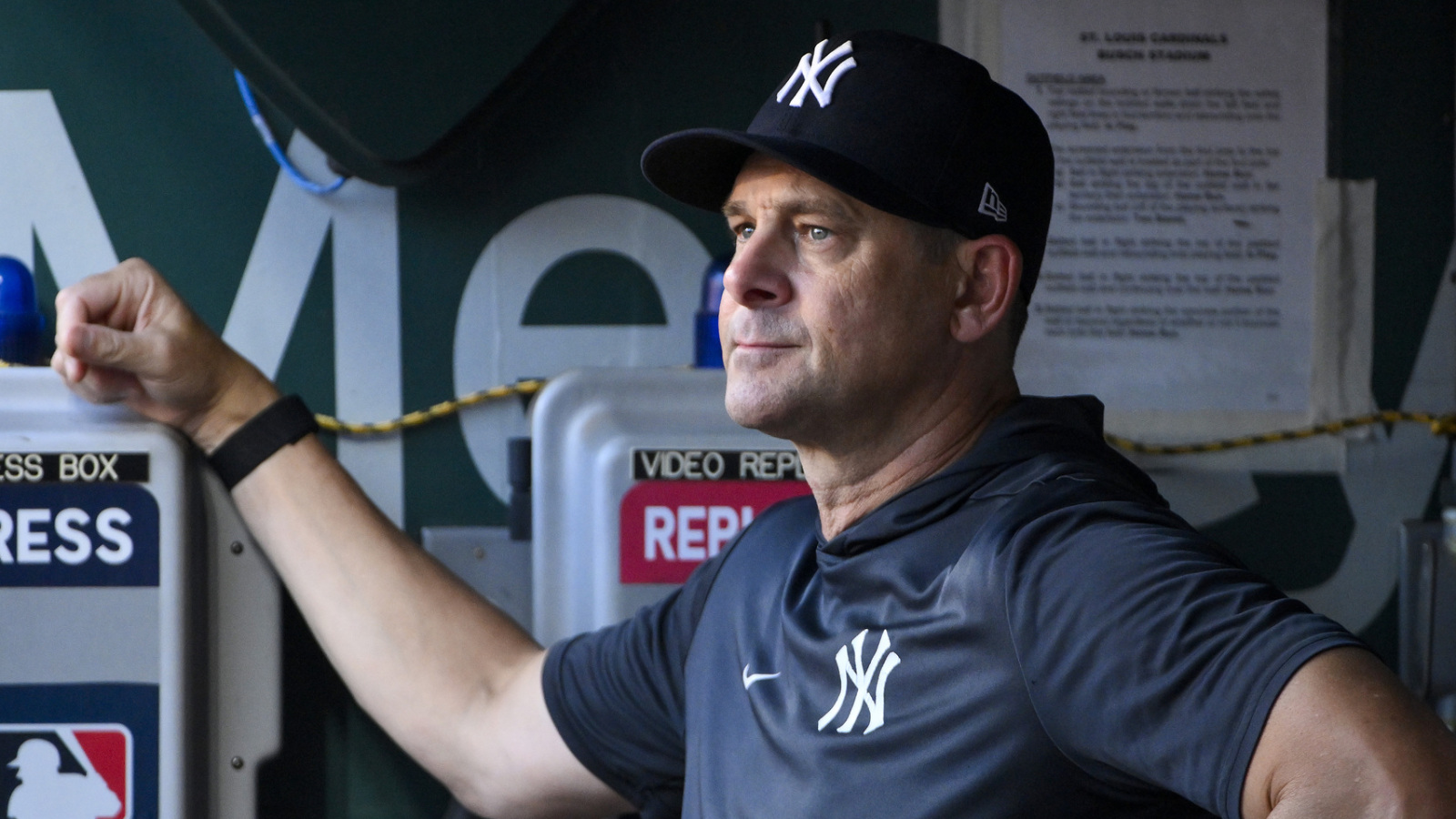 https://www.yardbarker.com/media/d/b/dbe5104eec1237cb9bd328ffb43c6e73e1699987/thumb_16x9/aaron-boone-shares-anthony-volpe-stands-yankees.jpg?v=1