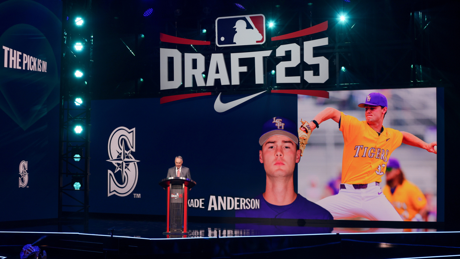 https://www.yardbarker.com/media/d/c/dc2bd4311ffbf4b3b190c87584be50bb99d75136/thumb_16x9/mariners-agree-sign-first-round-pick-kade-anderson.jpg?v=1