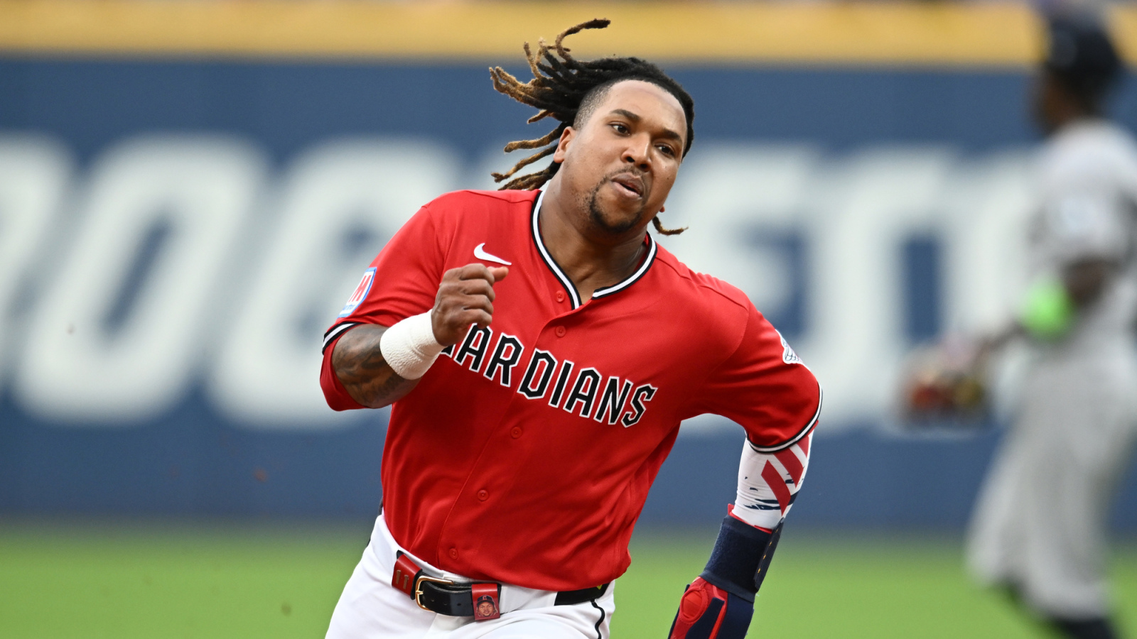 https://www.yardbarker.com/media/d/c/dc3e85469e5d2bb44ab6e48bc8c5529f4e227dc1/thumb_16x9/jun-8-2026-cleveland-ohio-usa-cleveland-guardians.jpg?v=1