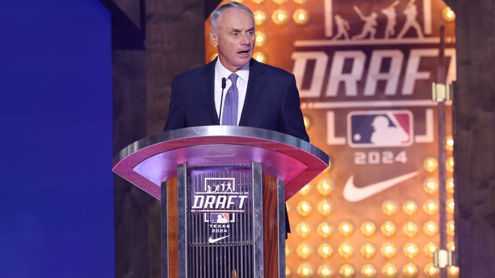 2025 MLB Draft MLB Pipeline releases top 100 overall prospect rankings Yardbarker