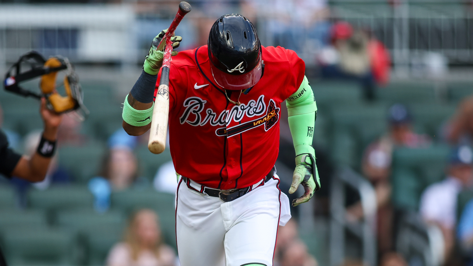 Ronald Acuña Jr. exits game early with leg injury