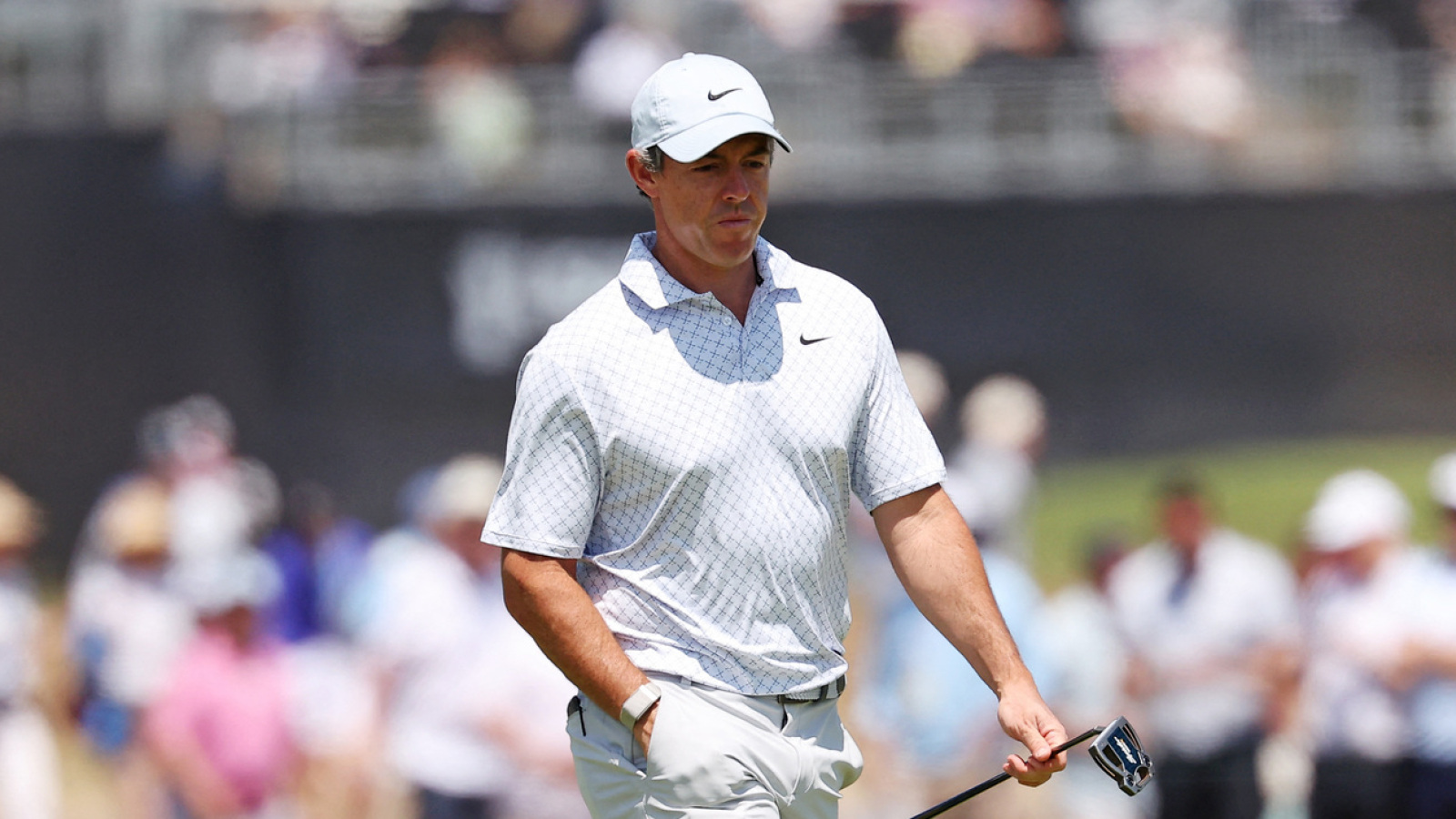https://www.yardbarker.com/media/d/c/dcf77e88cdaf189b93716839bfdad69b1460061b/thumb_16x9/five-open-championship-pairings-watch.jpg?v=1