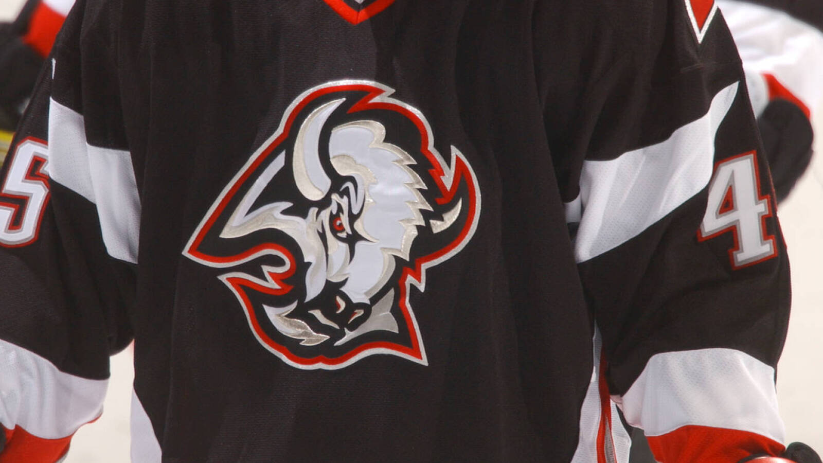 Buffalo Sabres announce the return of black and red 'goathead