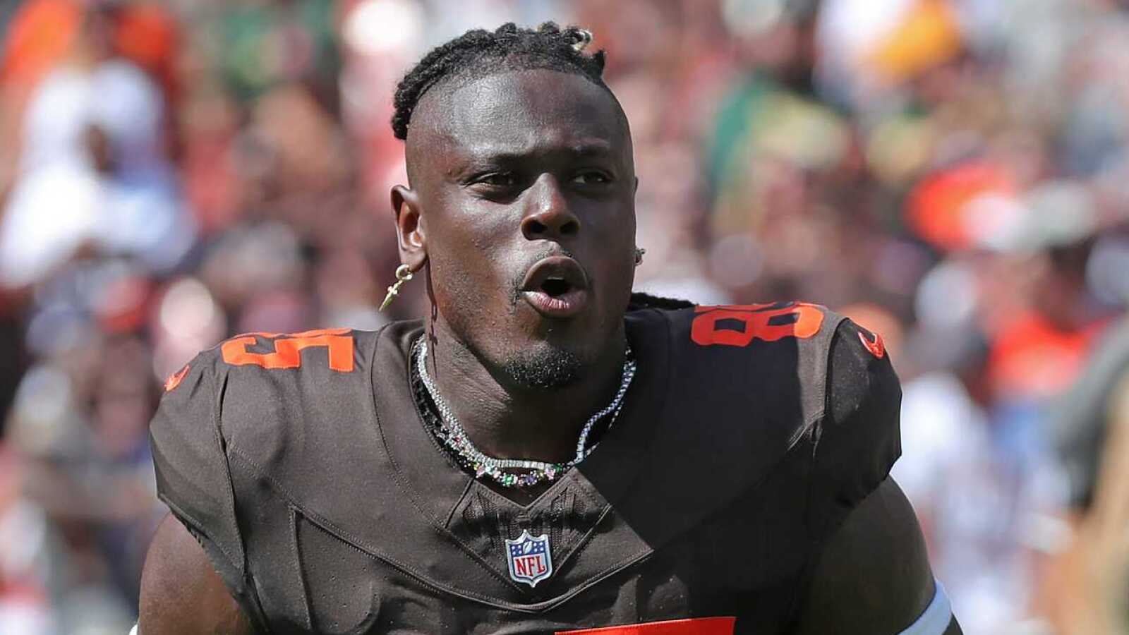 https://www.yardbarker.com/media/d/d/dd120fcb4ca6b29184604b55fc8dff753ccac546/thumb_16x9/four-browns-veterans-traded-before-nfl-deadline.jpg?v=1