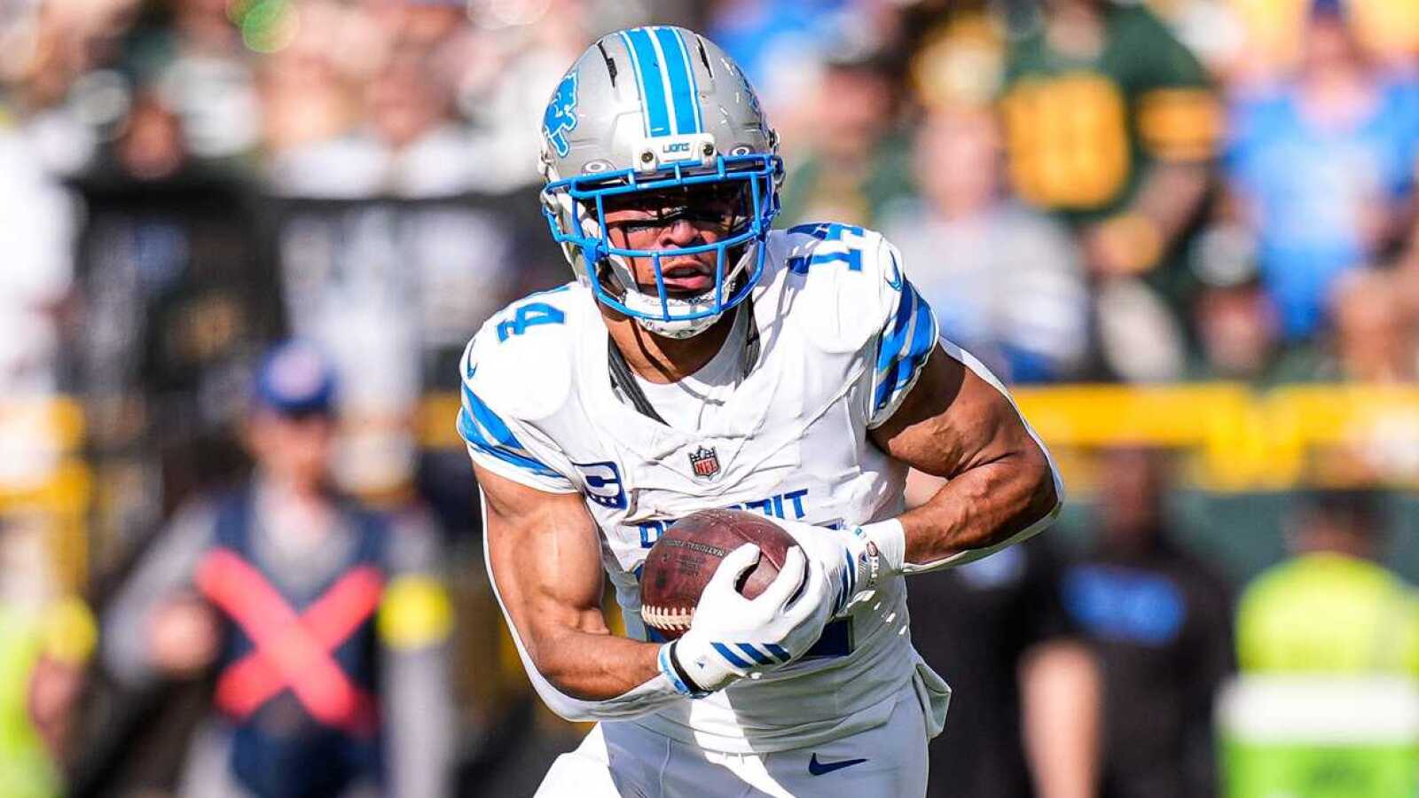 https://www.yardbarker.com/media/d/d/dd8400c1a7474c9f5cda97a9d6f81cb6231fc26b/thumb_16x9/three-wide-receivers-bounce-back-week-2.jpg?v=2