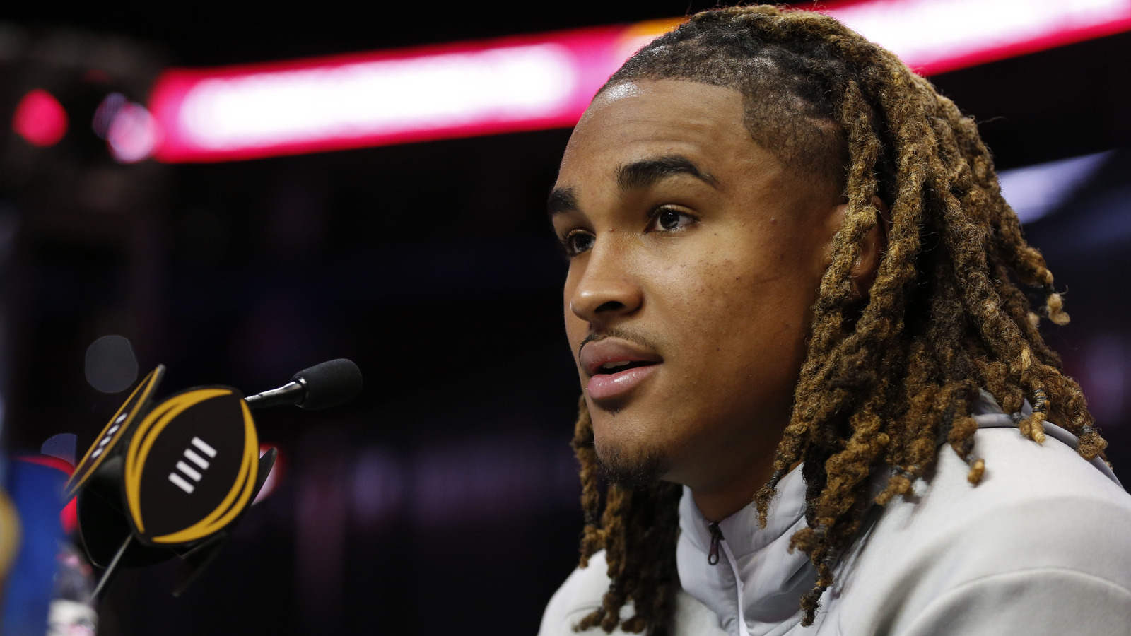 Jalen hurts dreads - 🧡 Jalen Hurts shakes off big hit and shows accuracy i...
