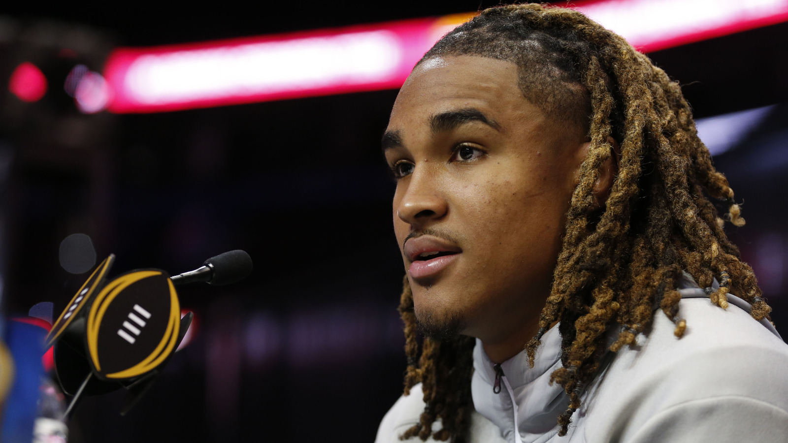 jalen hurts dreads