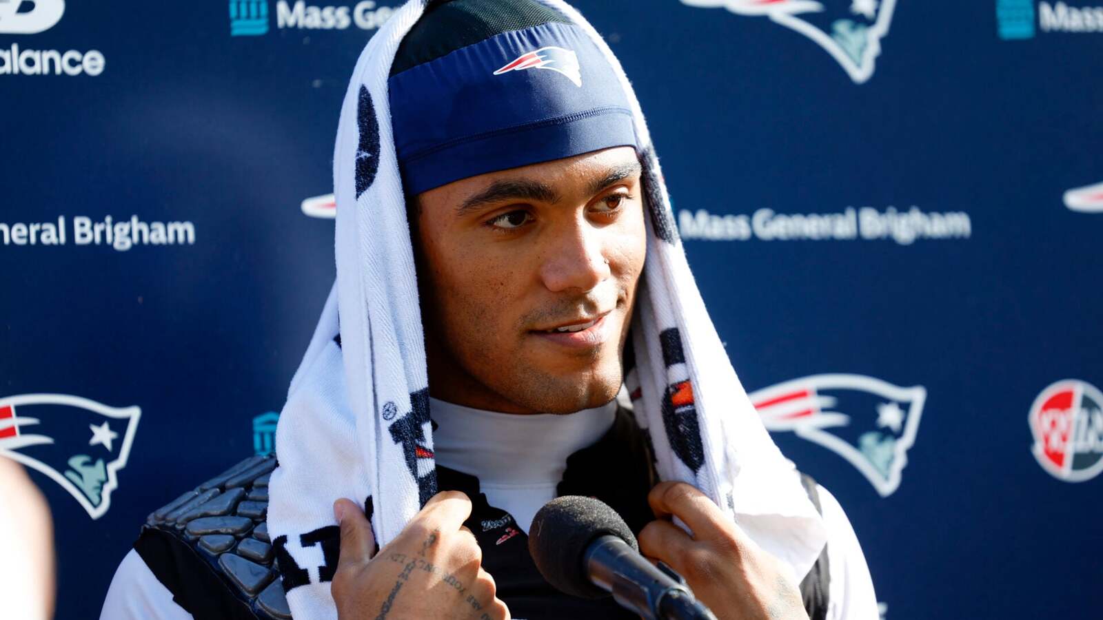 Christian Gonzalez's Contract Situation Looms Ahead of Patriots Season Opener