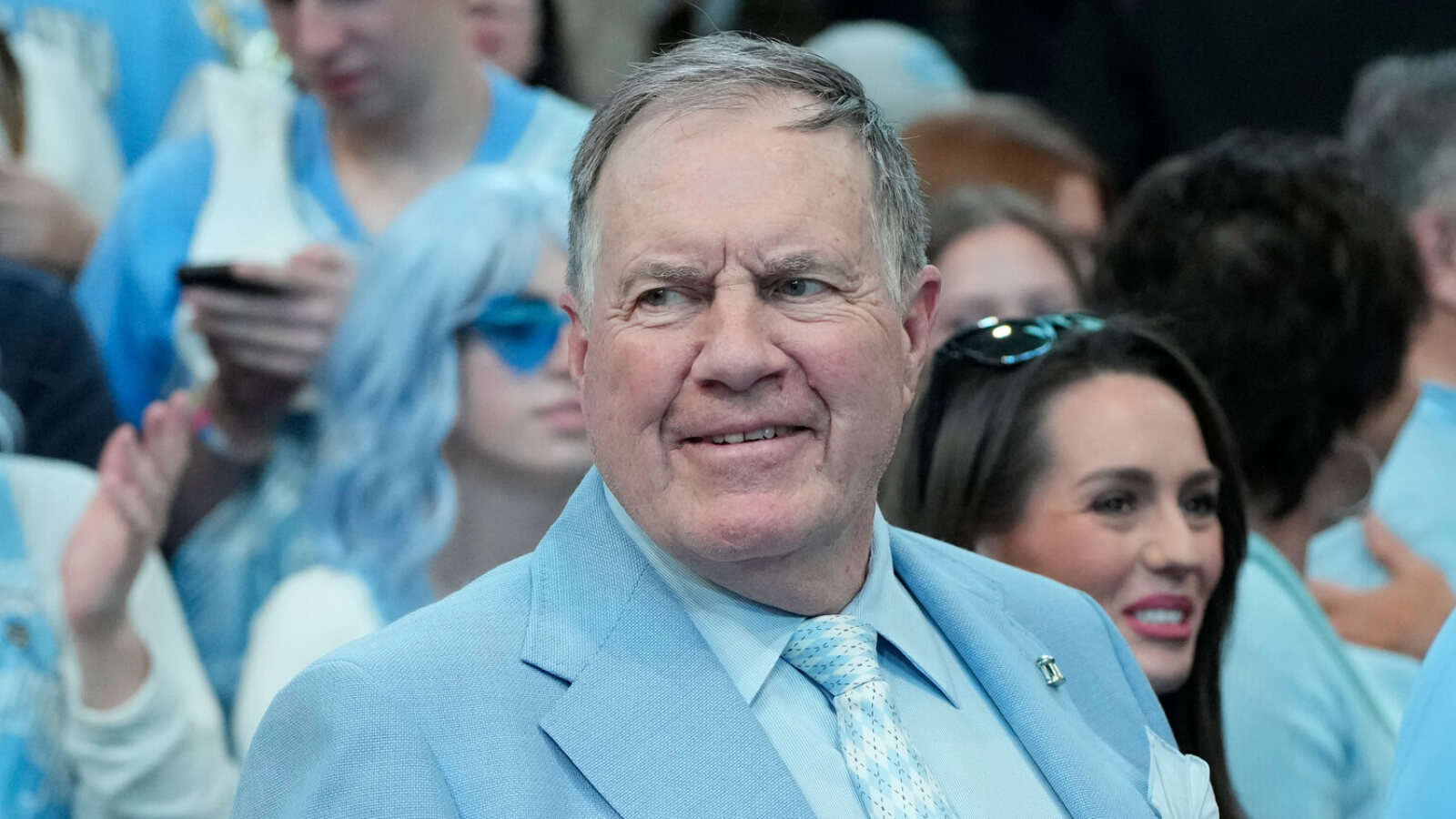https://www.yardbarker.com/media/d/d/dddd5a4aa794a2add0cc7fef1bdda912208254d4/thumb_16x9/uncs-bill-belichick-nickel-diming-paying-players.jpg?v=1