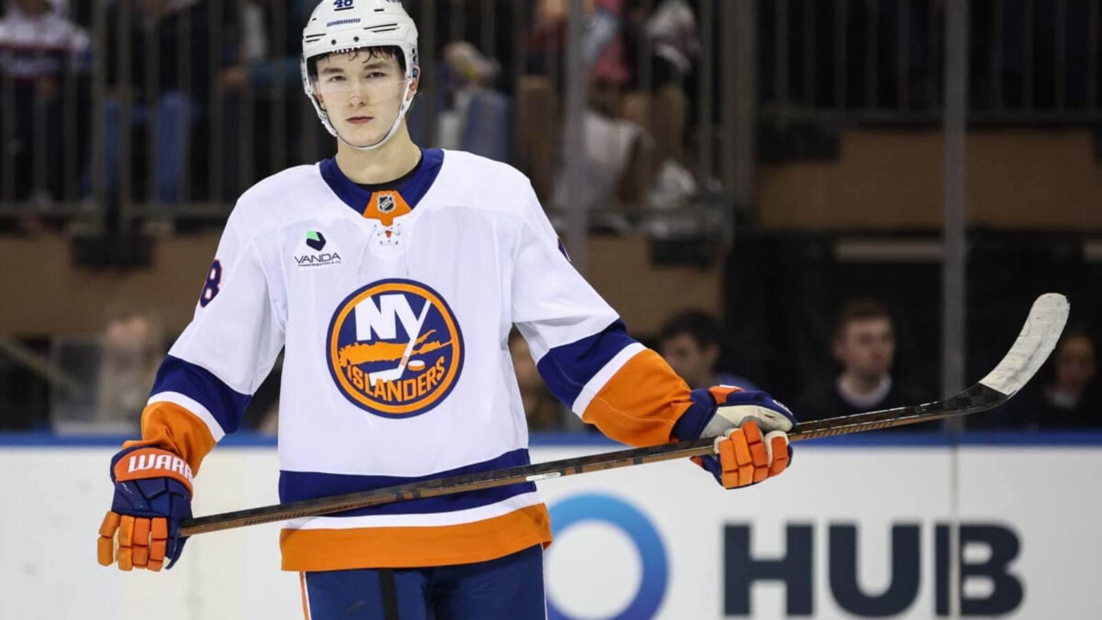 https://www.yardbarker.com/media/d/d/ddec13c5a86fcbada5ce6ea592621a237fb97d35/thumb_16x9/Matthew-Schaefer-New-York-Islanders-2-1200x800.jpg