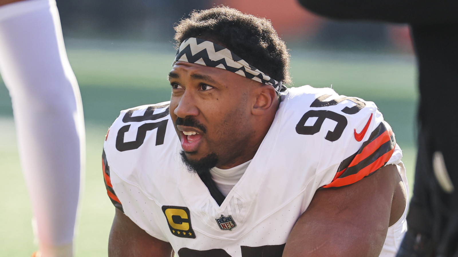 https://www.yardbarker.com/media/d/d/ddf58c71990e40cd42cafd9eeeda04aa826e356e/thumb_16x9/teams-think-browns-trade-myles-garrett-offseason.jpg?v=2