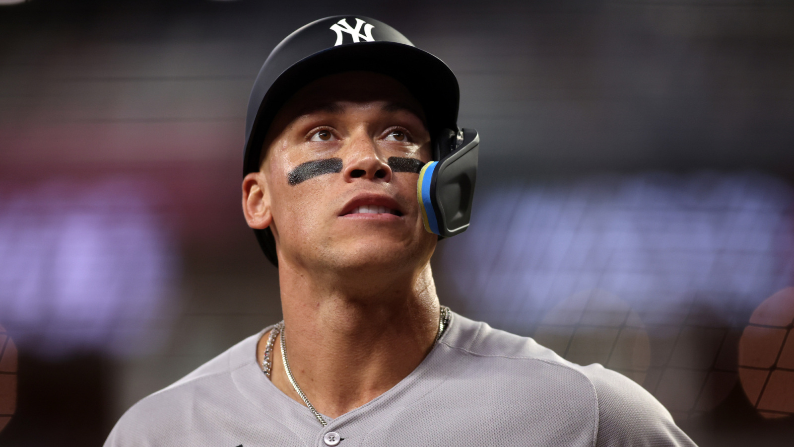 https://www.yardbarker.com/media/d/e/de0f56353bff9dced283f66dcfd8a55340fd7587/thumb_16x9/hgh-safely-mlb-stars-on-field.jpg?v=1