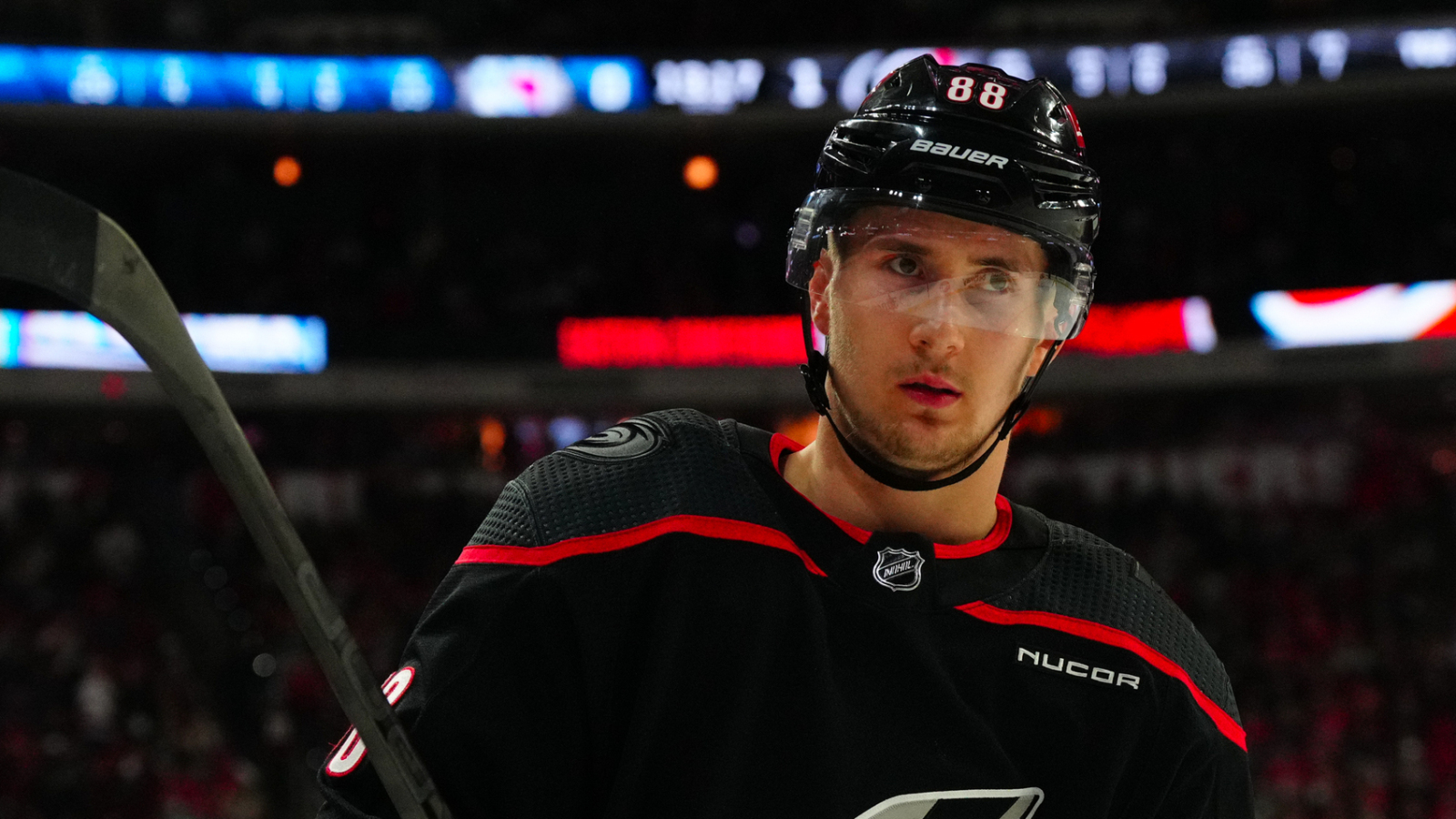 Hurricanes agree to bridge deal with star forward