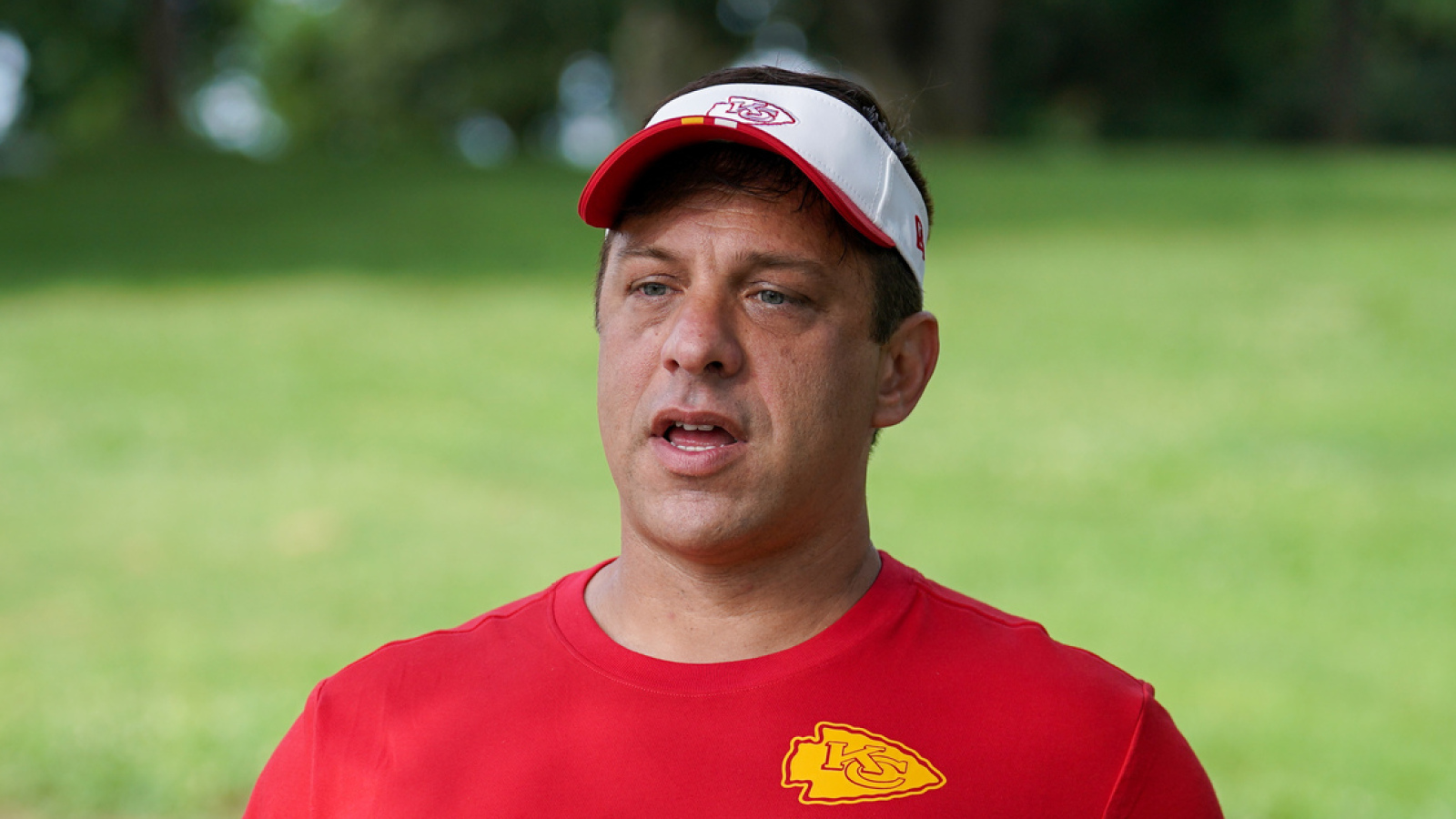 https://www.yardbarker.com/media/d/e/de4b31a3a0f0222098eb85e6b9f9787105772928/thumb_16x9/tyreek-hills-injury-open-door-chiefs.jpg?v=1